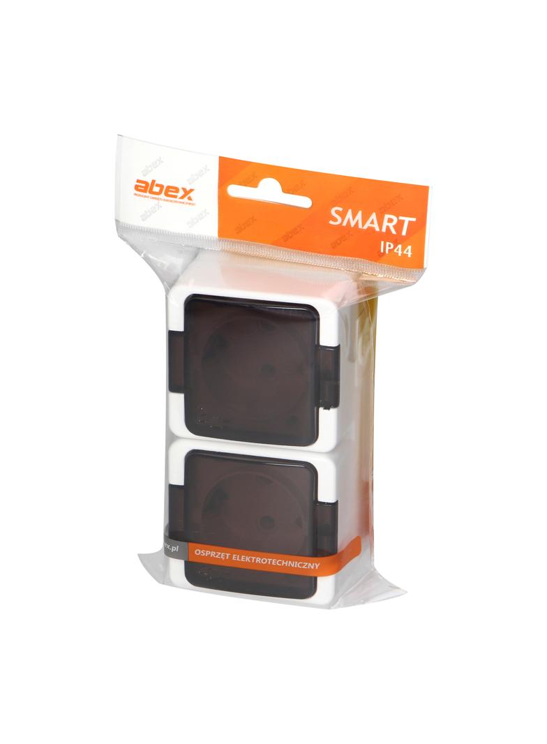 Gniazdo podwójne 2x 2P+Z SCHUKO bryzgoodporne z klapką dymną IP44, SMART, biały