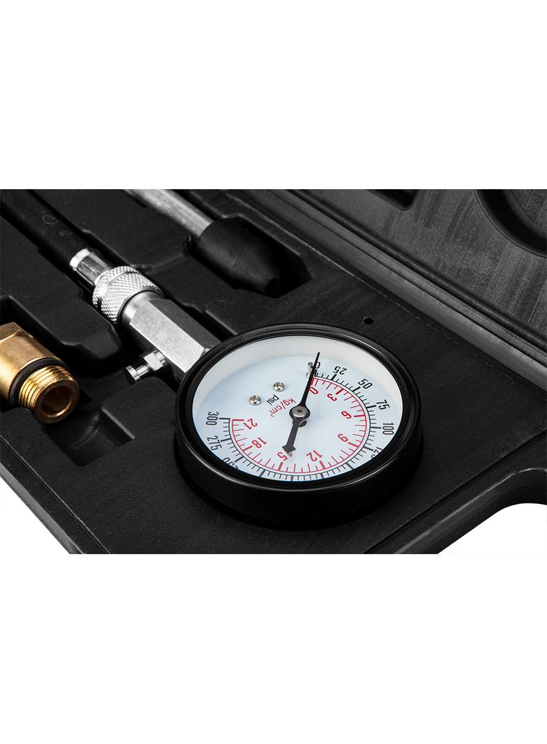 Miernik ciśnienia sprężania z zestawem adapterów.