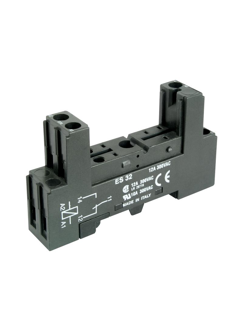 GZ96 GNIAZDO WTYKOWE