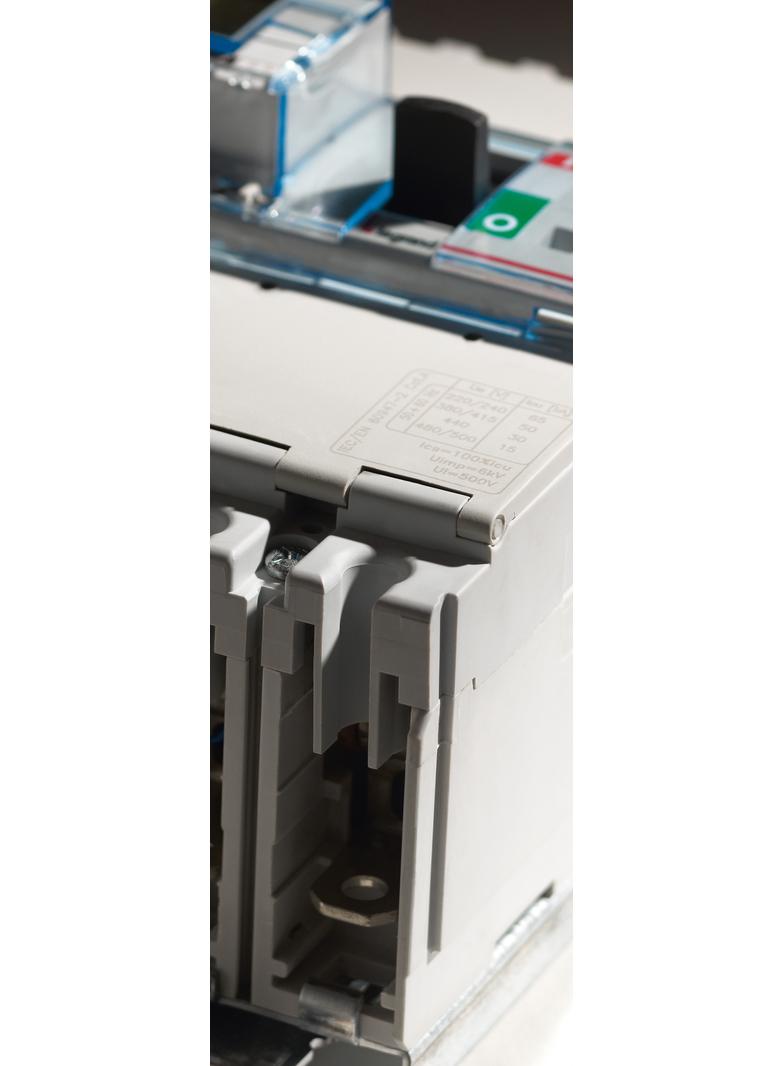 Wyłącznik Z Wyzwalaczem Termiczno-Magnetycznym DPX3 160 4P 16A 50Ka Z Zab. R-Pr. 420150 LEGRAND