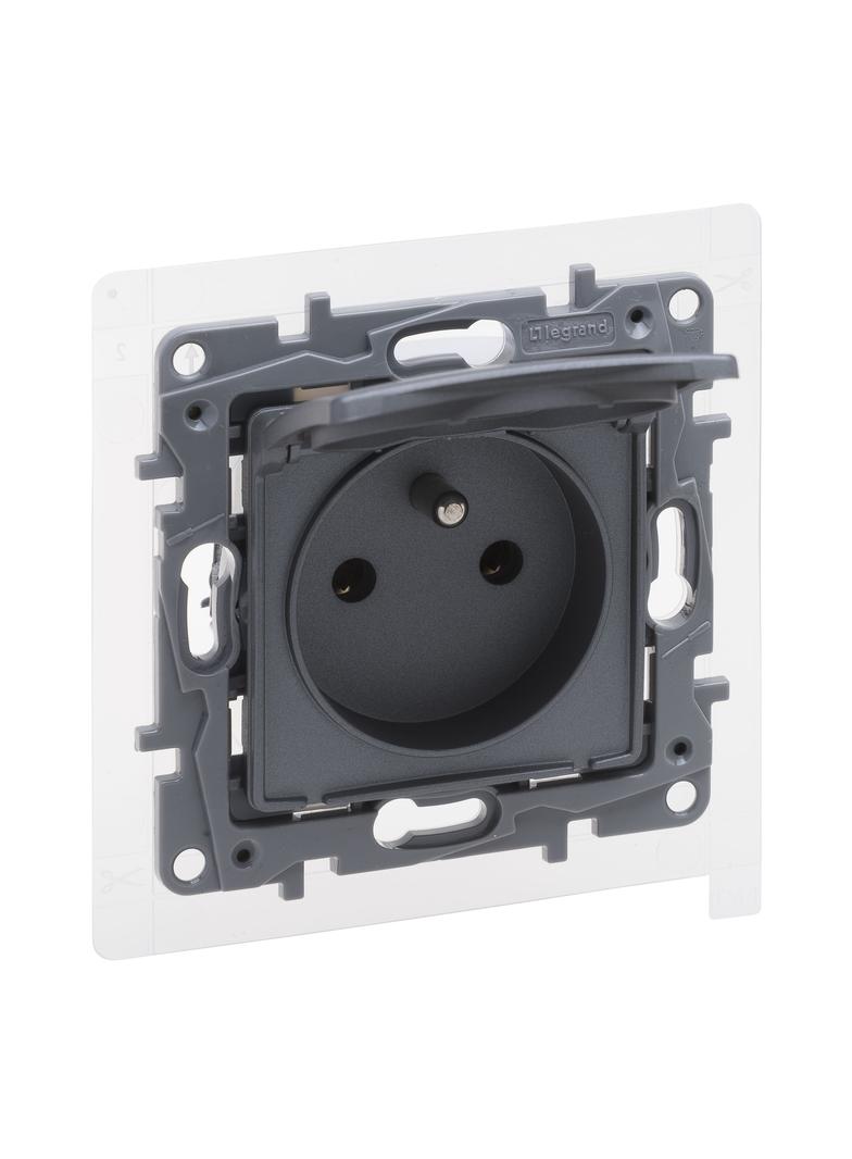 Niloe Selection - Gniazdo 2P+Z - IP44 16A - 250 V - Bez Przesłony Zaciski Śrubowe Stal 762361 LEGRAND