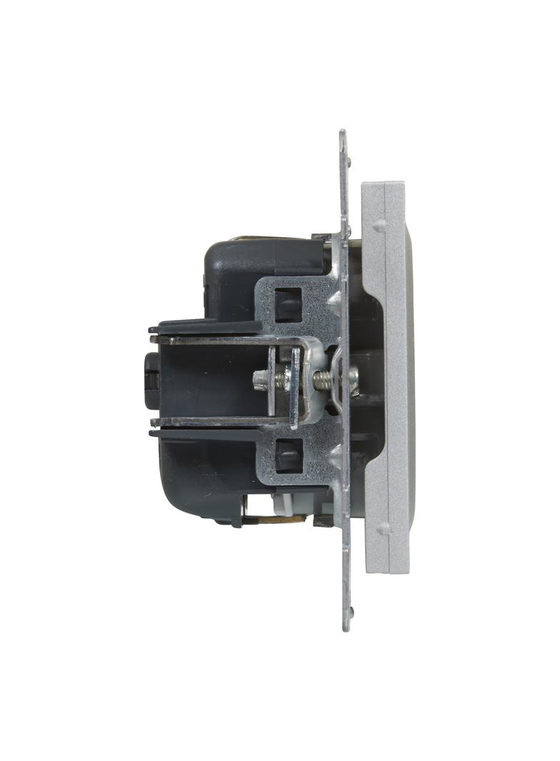 Suno Gniazdo Pojedyncze Z Uziemieniem Schuko 2P+Z 16A 250 V Z Przesłoną Zaciski Automatyczne Aluminium 721320 LEGRAND
