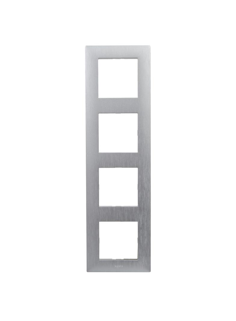 Niloe Step Ramka Poczwórna 4X Kolor Aluminium Szczotkowane 863894 LEGRAND