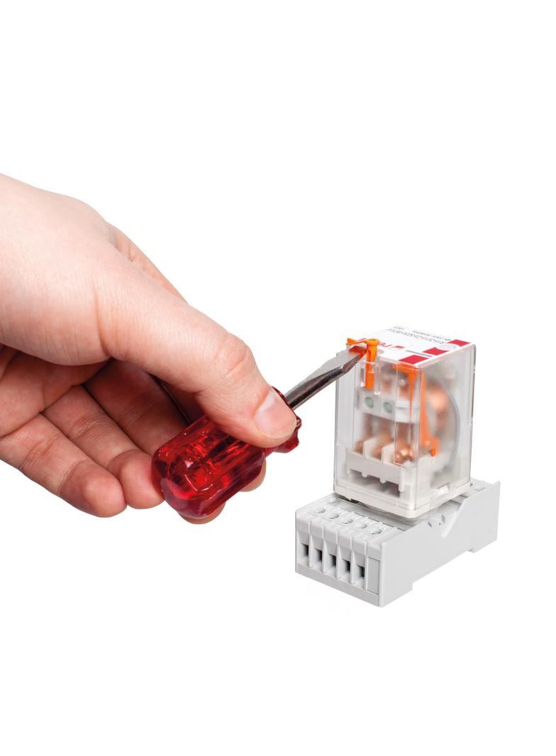 R4W-0003-D Zaślepka eliminująca funkcję testowania i blokowania styków w przekaźnikach R2...WT, R3..