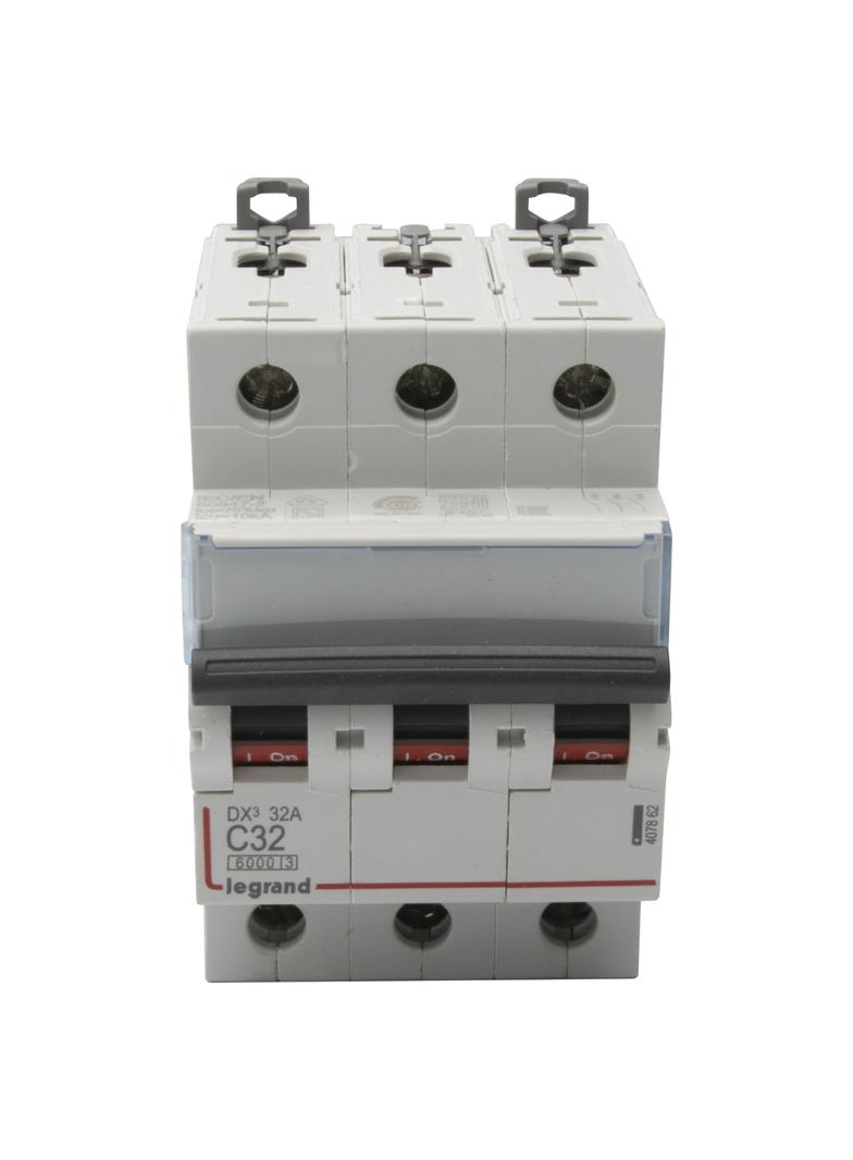 WYŁĄCZNIK NADPRĄDOWY S 303 3P C 32A 6000A SERII DX3, Legrand