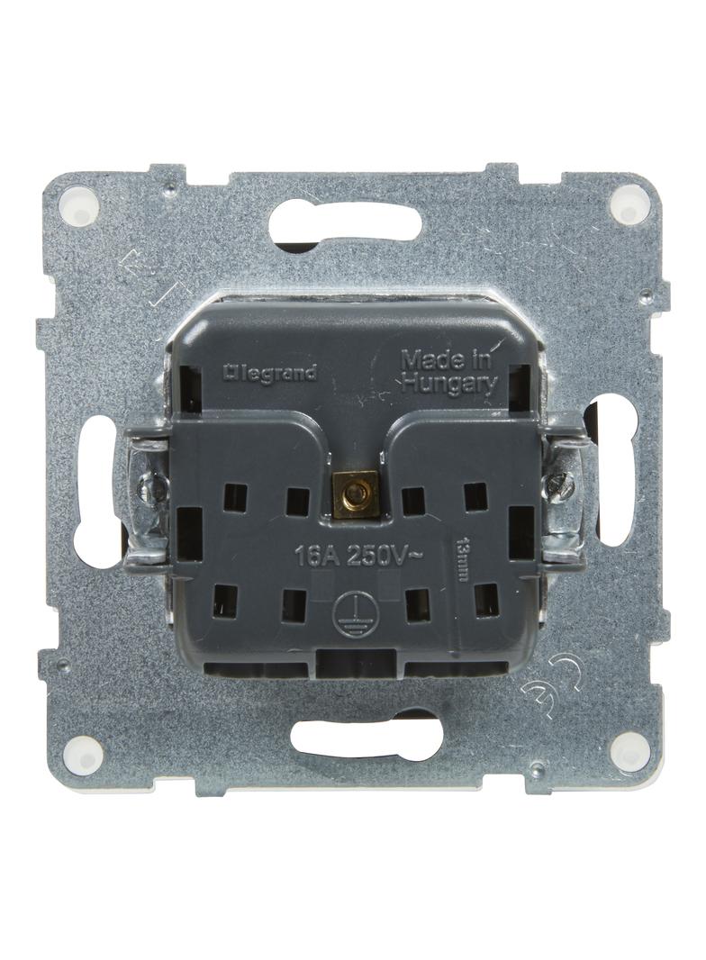 SUNO - Gniazdo 2P+Z IP44 - 16 A - 250 V~ - zaciski automatyczne - z przesłoną, Czarny, Legrand