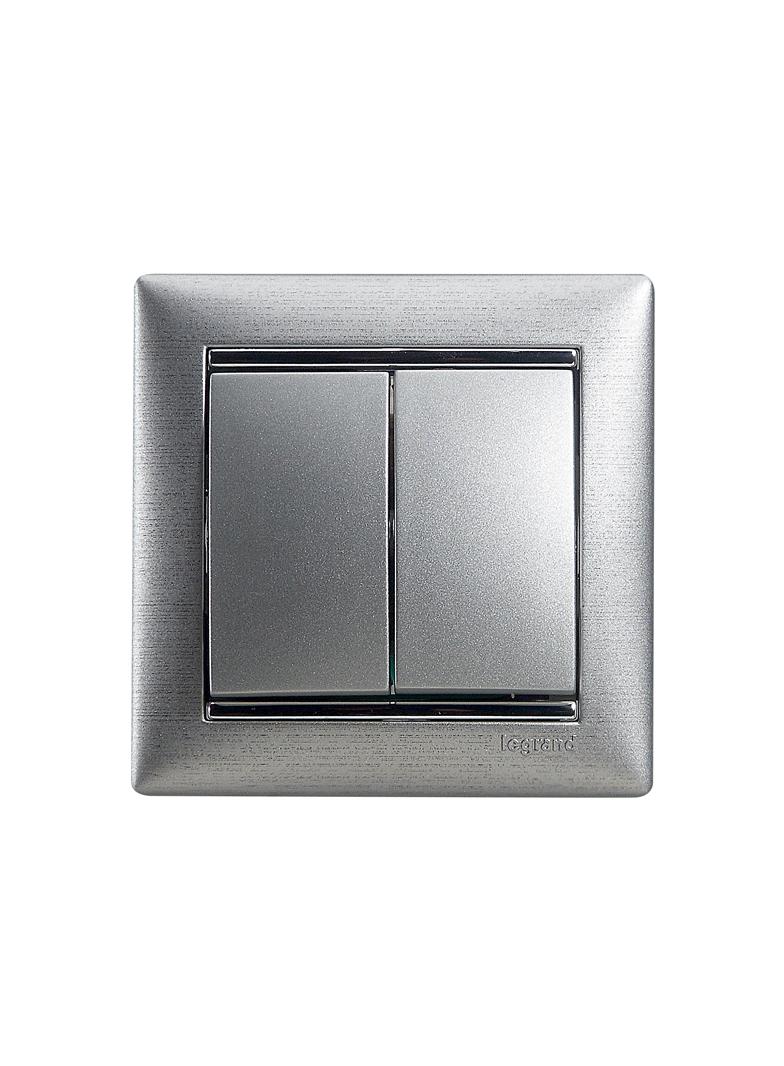 VALENA ŁĄCZNIK ŚWIECZNIKOWY 10AX-250~ ALUMINIUM, Legrand