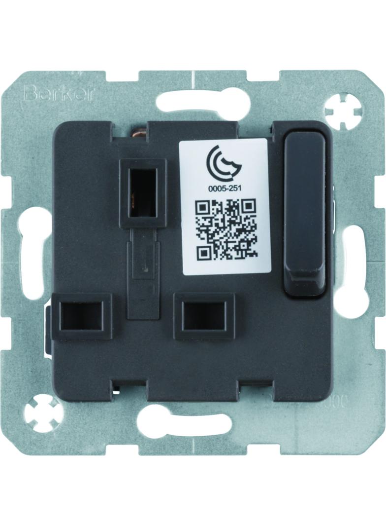 BERKER B.Kwadrat/Q.x mechanizm gniazda z uziemieniem standard brytyjski z łącznikiem i przesłonami s