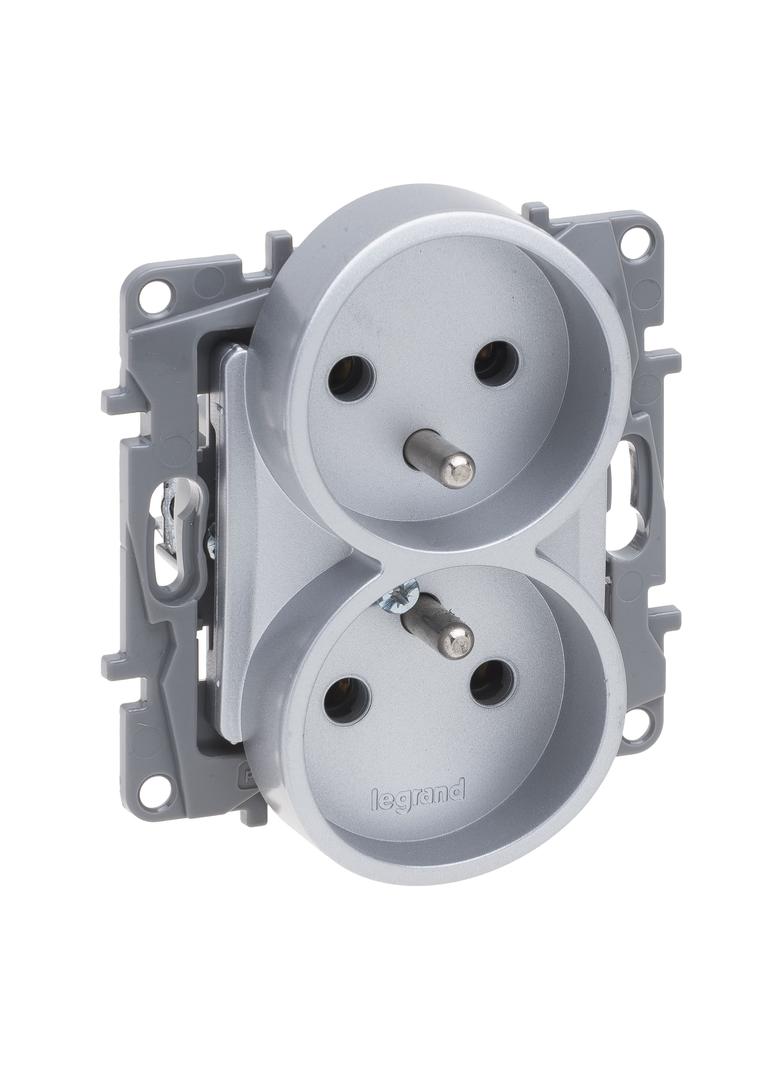 Niloe Selection - Gniazdo 2x2P+Z Do Ramek Wielokrotnych (Bez Przesłony Zaciski Śrubowe) Aluminium 762135 LEGRAND