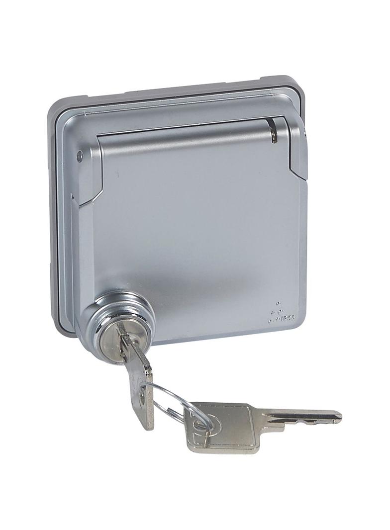 Soliroc - Adapter do osprzetu Mosaic z klapka blokowaną kluczem - IP55, Legrand