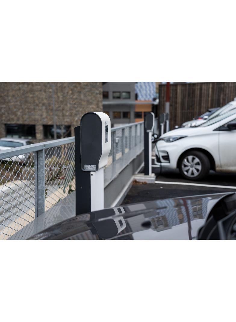 GREEN'UP PREMIUM: STACJA ŁADOWANIA POJAZDÓW ELEKTRYCZNYCH TYPU WALLBOX, JEDNOFAZOWA, 7,4KW, MODE 2 I