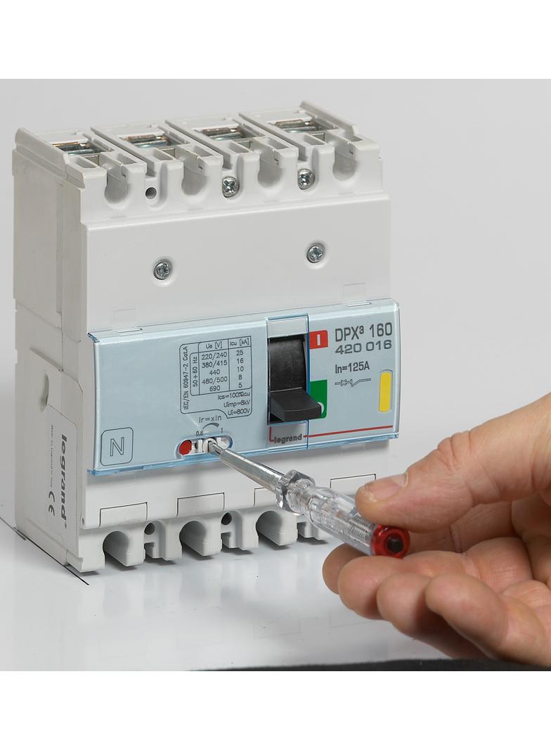 Wyłącznik DPX3 160 4P 125A 16kA 420016 LEGRAND