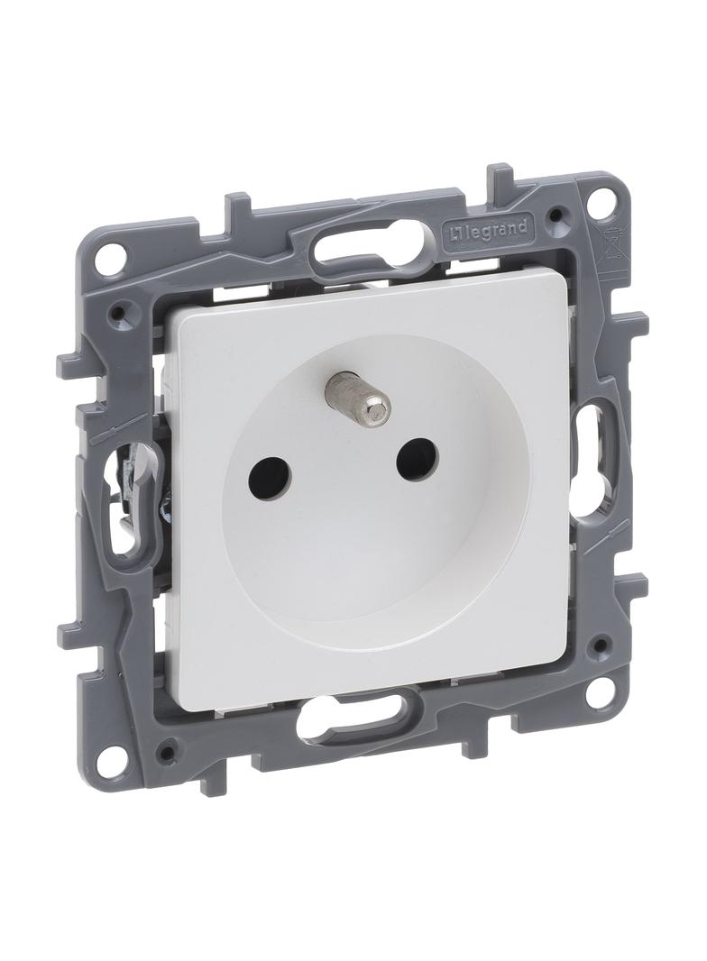 Niloe Selection - Gniazdo 2P+Z 16A - 250 V (Z Przesłoną Zaciski Śrubowe) Perła 762427 LEGRAND