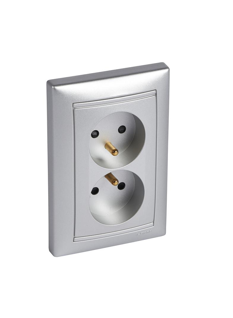 VALENA GNIAZDO PODWÓJNE 2X2P+Z Z PRZESŁONAMI 16A-250V~ ALUMINIUM, Legrand
