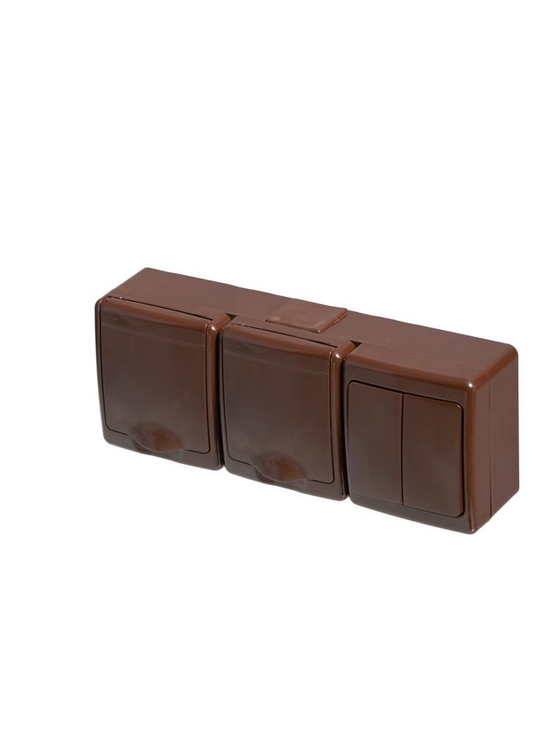 Wyłącznik BETA1, pojed., świecznikowy z gniazdem BETA1, podwójnym, 2x2P+Z, IP44, brązowym, ob. brąz*