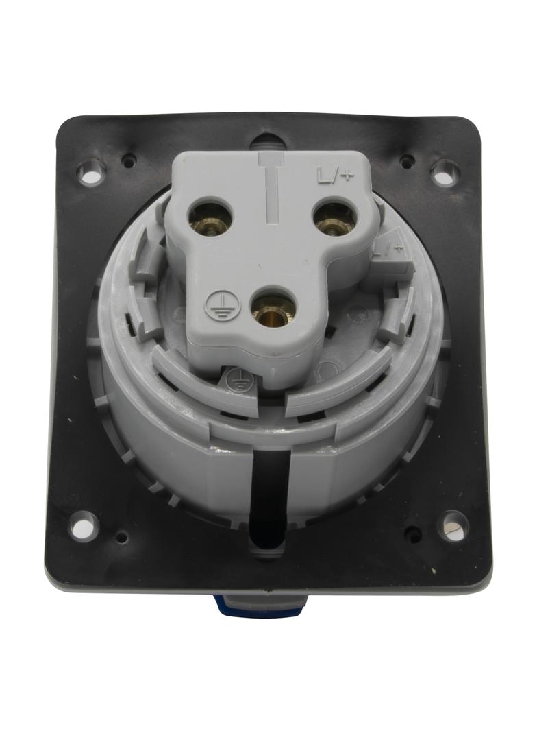 P17 TEMPRA PRO GNIAZDO TABLICOWE 32A 2P+Z 230V IP44, Legrand