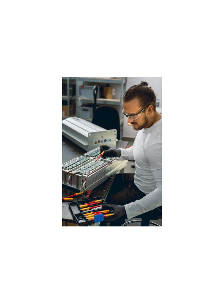 Zestaw wkrętaków 1000V, stal S2, 13 szt.