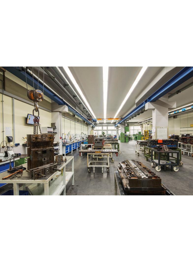 Oprawa DAMP PROOF 1500 26W 865 IP65 GY