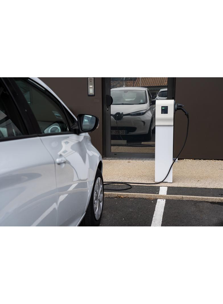 GREEN'UP PREMIUM: STACJA ŁADOWANIA POJAZDÓW ELEKTRYCZNYCH TYPU WALLBOX, JEDNOFAZOWA, 3,7KW, MODE 3,