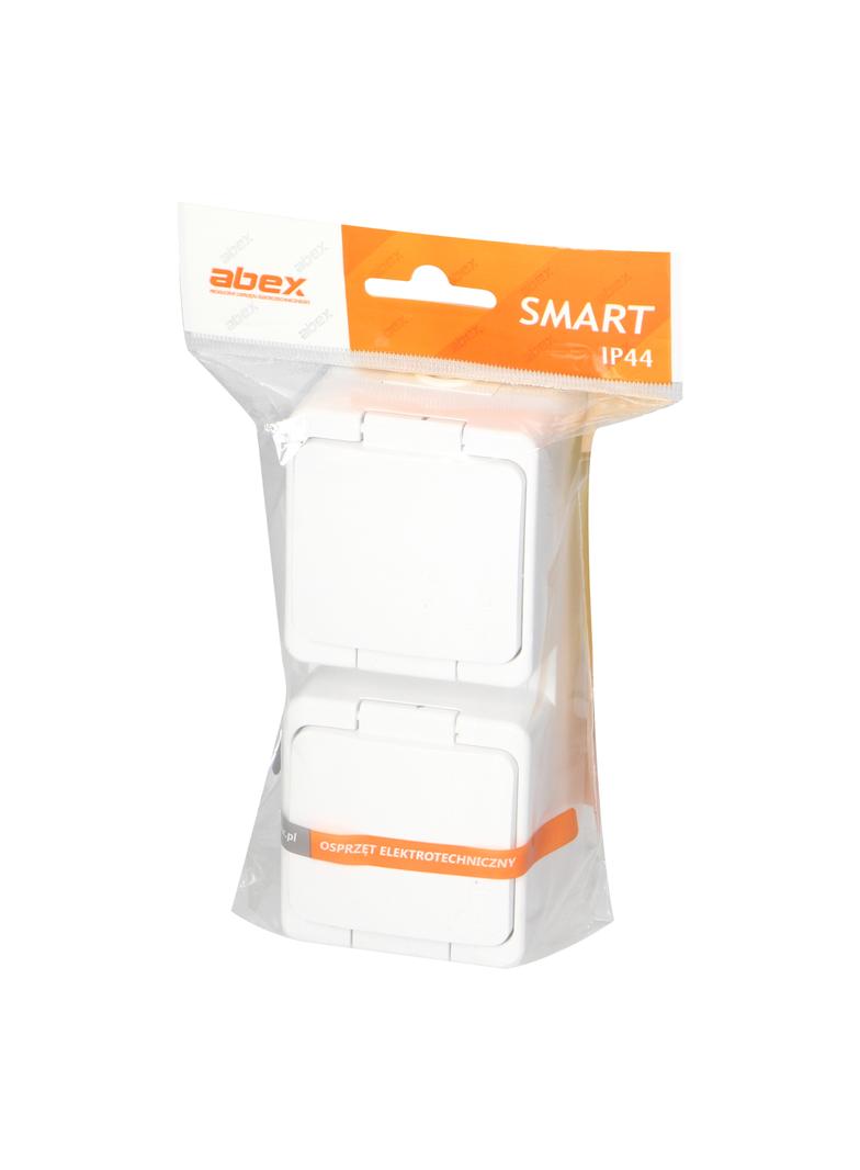 Gniazdo podwójne 2P+Z bryzgoodporne z klapką w kolorze wyrobu IP44 pionowe, SMART, biały