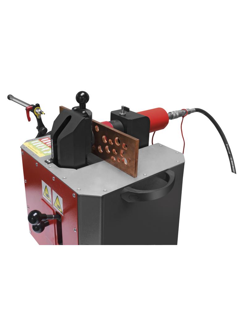 Stanowisko obróbki szyn prądowych